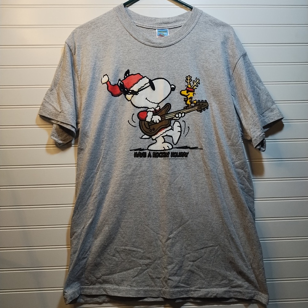 Peanuts Snoopy Woodstock Rockin Holiday Graphic T Shirt Size M Gray Cotton